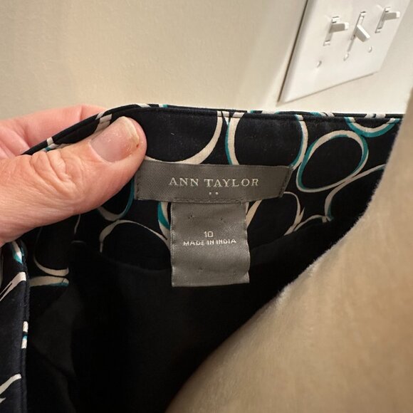 Ann Taylor Skirt - Navy - Size 10 - Picture 5 of 5